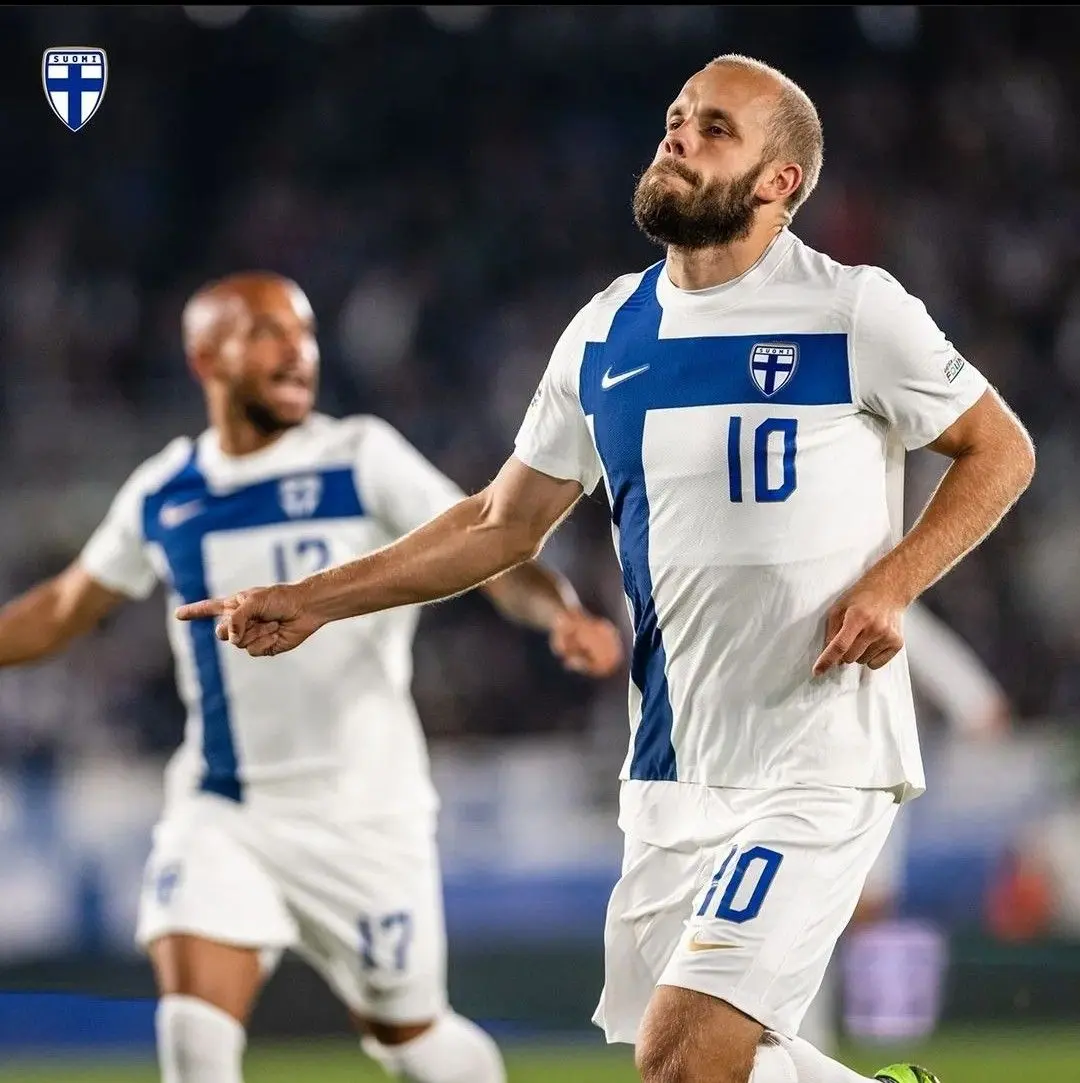 Suomen jalkapallomaajoukkue IPTV-sovelluksen suorassa lähetyksessä